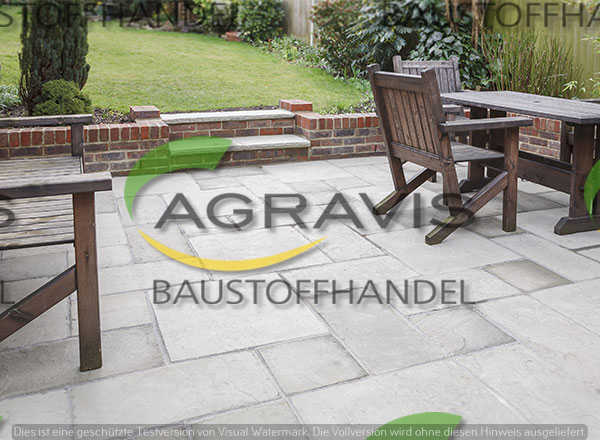 Betonsteine auf Terrasse